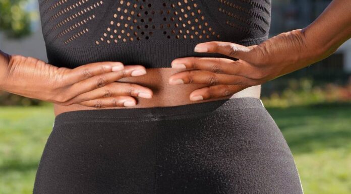 Nagyon fáj a hátam, mit csináljak? Így segíthet a gyógytornász!