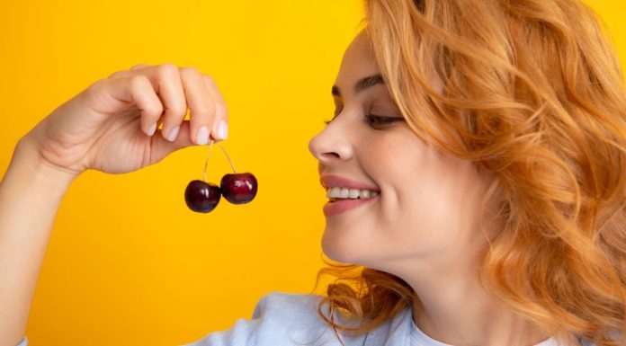 Tudatos nassolás – Egészséges alternatívák édesszájúaknak nő cseresznyével